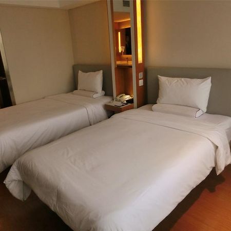 Ji Hotel Guangzhou Zhujiang New Town Екстер'єр фото