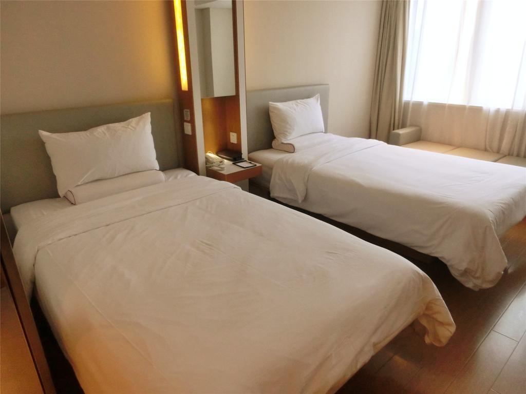 Ji Hotel Guangzhou Zhujiang New Town Екстер'єр фото