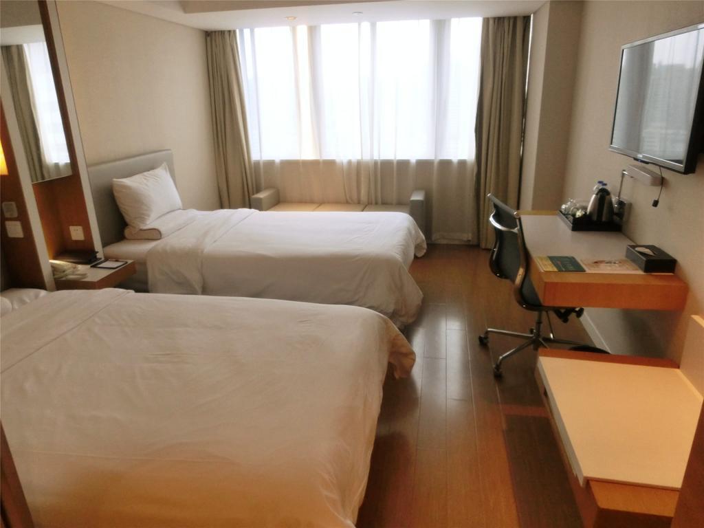 Ji Hotel Guangzhou Zhujiang New Town Екстер'єр фото