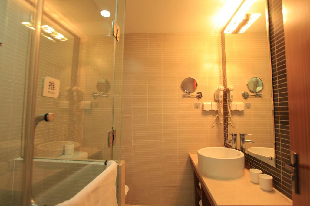Ji Hotel Guangzhou Zhujiang New Town Екстер'єр фото